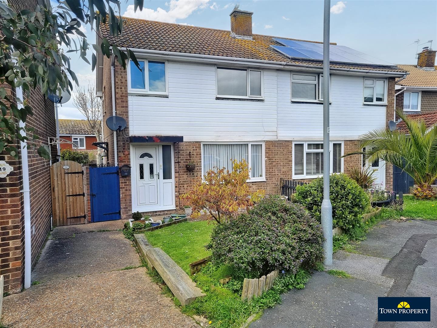 Property Details for Gainsborough Crescent Eastbourne BN23 7NE Town